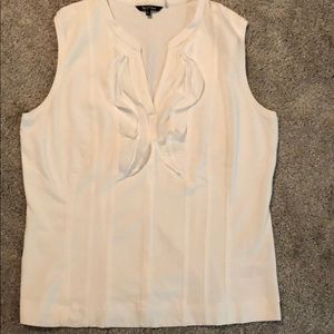 Sleeveless blouse